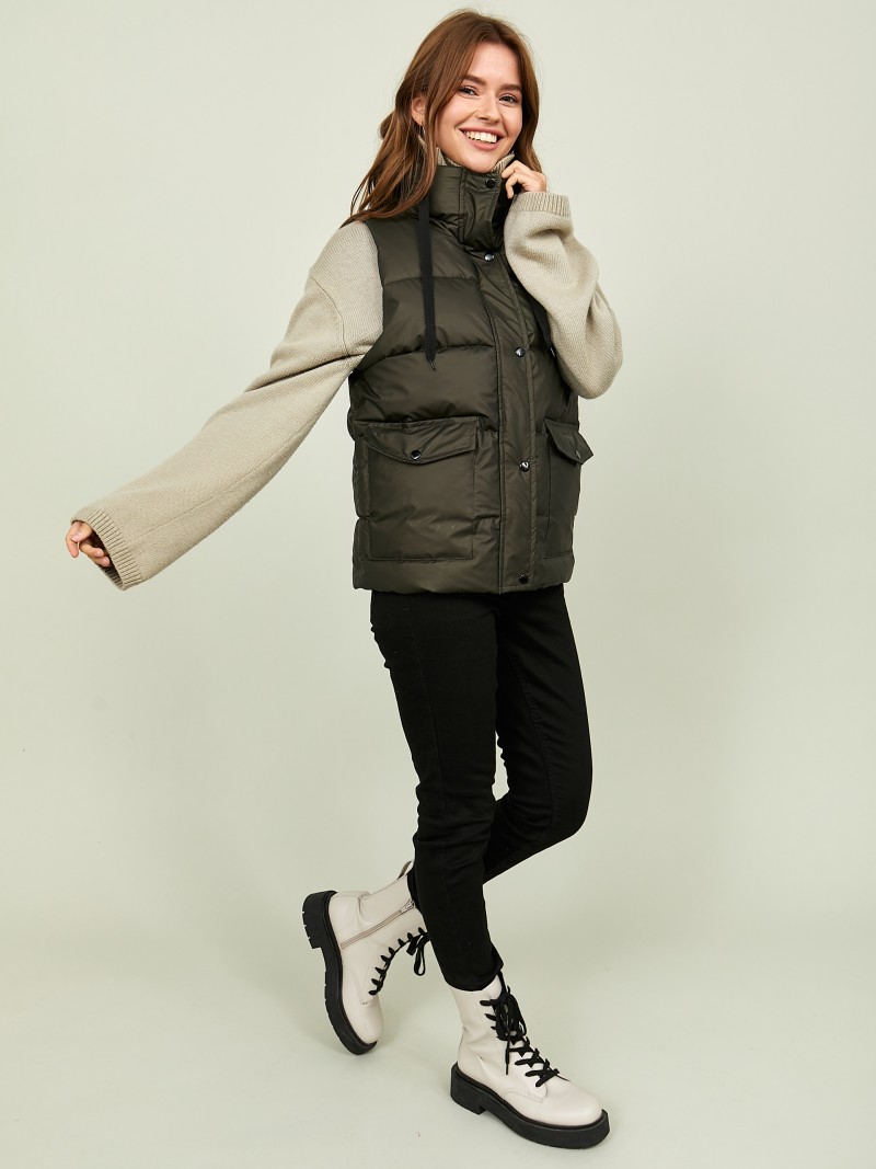 Утепленный жилет с капюшоном - фото описания №3